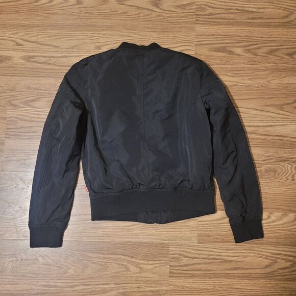 Black Levi's Bomber-Style Windbreaker with Utility Detailing - Picture 9 of 11